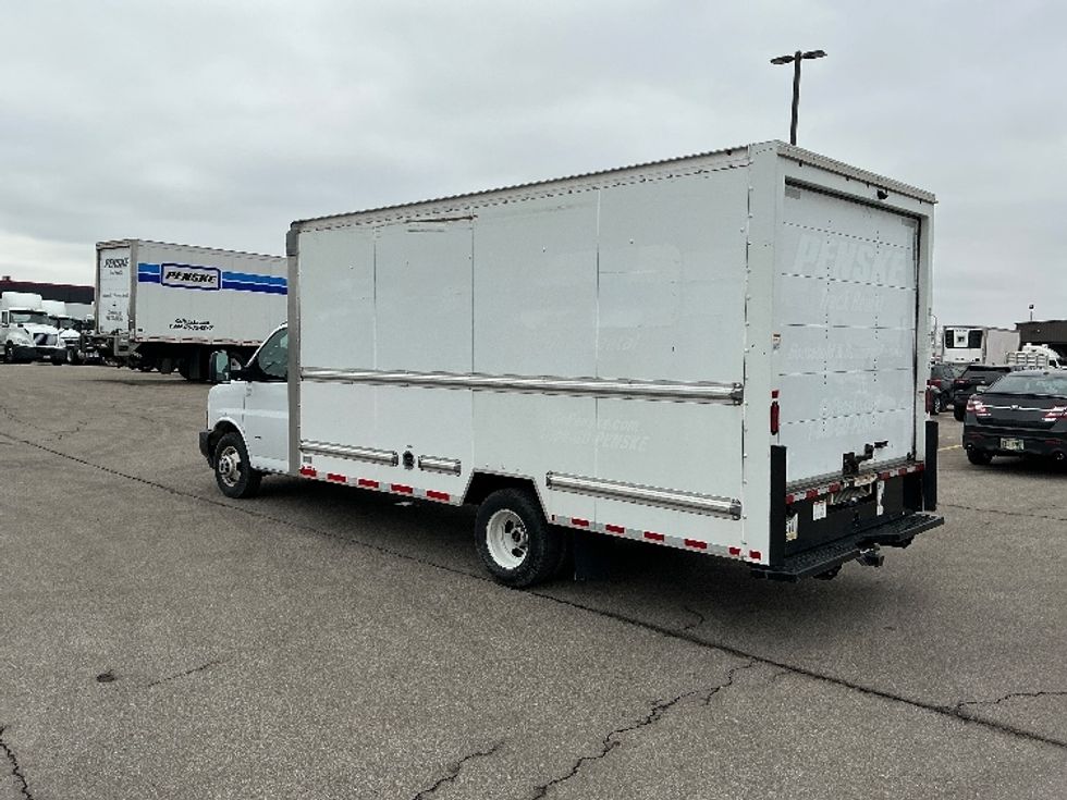 Light Duty Box Truck-Light and Medium Duty Trucks-GMC-2021-Savana G33903-Piqua-OH-92,425\n\t\tmiles-$ 29,500 - Image 6