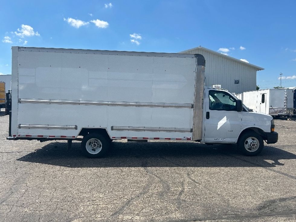 Light Duty Box Truck-Light and Medium Duty Trucks-GMC-2021-Savana G33903-Piqua-OH-95,852\n\t\tmiles-$ 12,000 - Image 13