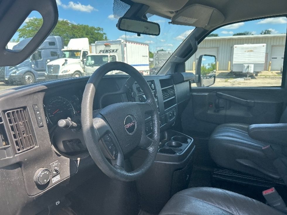 Light Duty Box Truck-Light and Medium Duty Trucks-GMC-2021-Savana G33903-Piqua-OH-95,852\n\t\tmiles-$ 12,000 - Image 15