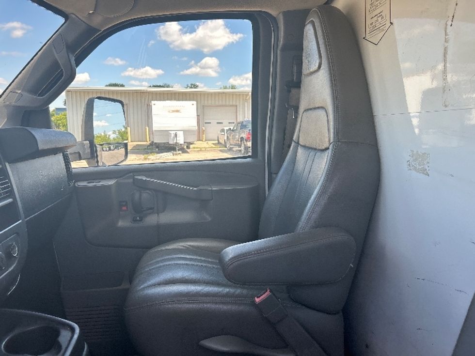 Light Duty Box Truck-Light and Medium Duty Trucks-GMC-2021-Savana G33903-Piqua-OH-95,852\n\t\tmiles-$ 12,000 - Image 17