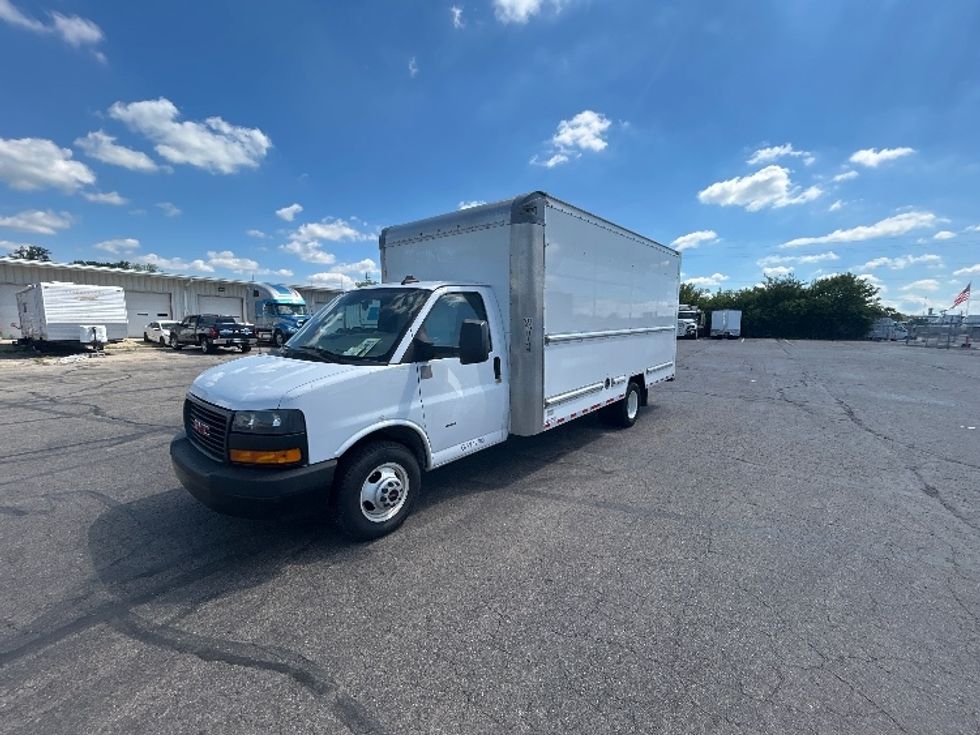 Light Duty Box Truck-Light and Medium Duty Trucks-GMC-2021-Savana G33903-Piqua-OH-95,852\n\t\tmiles-$ 12,000 - Image 3