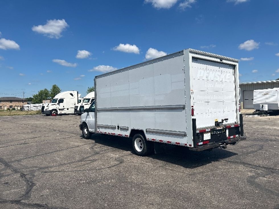 Light Duty Box Truck-Light and Medium Duty Trucks-GMC-2021-Savana G33903-Piqua-OH-95,852\n\t\tmiles-$ 12,000 - Image 6