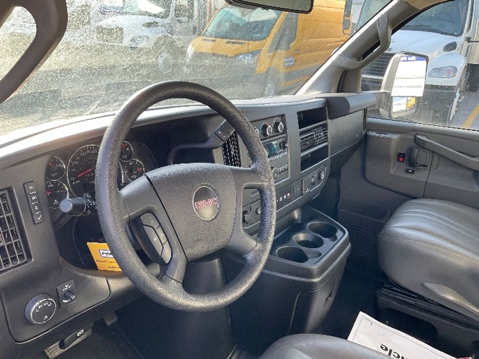 Light Duty Box Truck-Light and Medium Duty Trucks-GMC-2021-Savana G33903-Piqua-OH-97,931\n\t\tmiles-$ 28,750 - Image 17