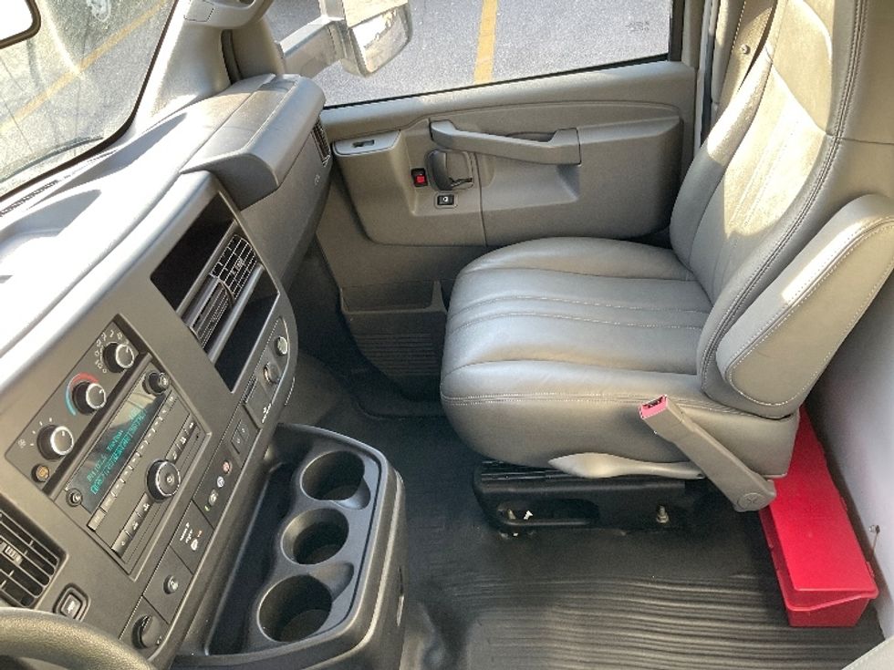 Light Duty Box Truck-Light and Medium Duty Trucks-GMC-2021-Savana G33903-Piqua-OH-97,931\n\t\tmiles-$ 28,750 - Image 19