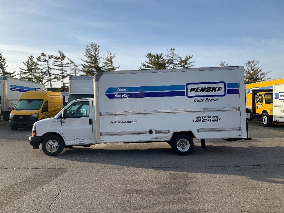 Light Duty Box Truck-Light and Medium Duty Trucks-GMC-2021-Savana G33903-Piqua-OH-97,931\n\t\tmiles-$ 28,750 - Image 4