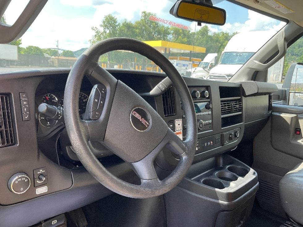 Light Duty Box Truck-Light and Medium Duty Trucks-GMC-2021-Savana G33903-Pittsburgh-PA-101,792\n\t\tmiles-$ 24,750 - Image 17