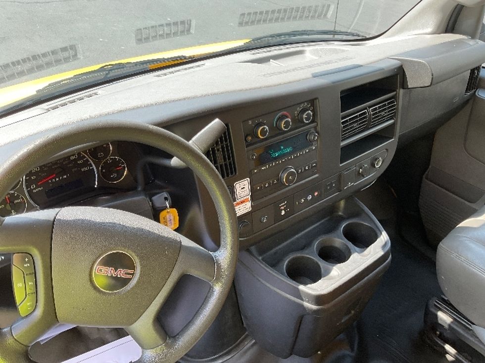 Light Duty Box Truck-Light and Medium Duty Trucks-GMC-2021-Savana G33903-Pittsburgh-PA-101,792\n\t\tmiles-$ 24,750 - Image 18