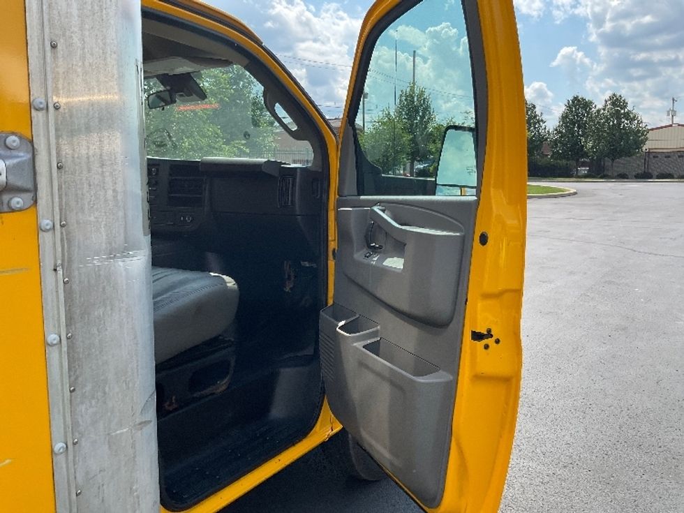 Light Duty Box Truck-Light and Medium Duty Trucks-GMC-2021-Savana G33903-Pittsburgh-PA-101,792\n\t\tmiles-$ 24,750 - Image 20