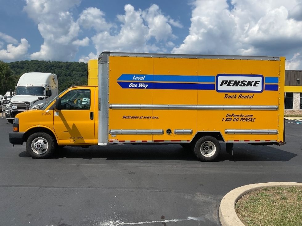 Light Duty Box Truck-Light and Medium Duty Trucks-GMC-2021-Savana G33903-Pittsburgh-PA-101,792\n\t\tmiles-$ 24,750 - Image 4