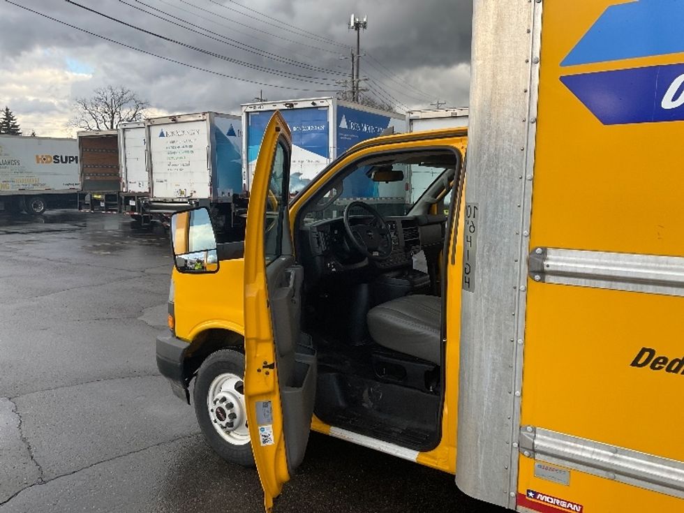 Light Duty Box Truck-Light and Medium Duty Trucks-GMC-2021-Savana G33903-Plymouth-MI-118,870\n\t\tmiles-$ 24,000 - Image 16