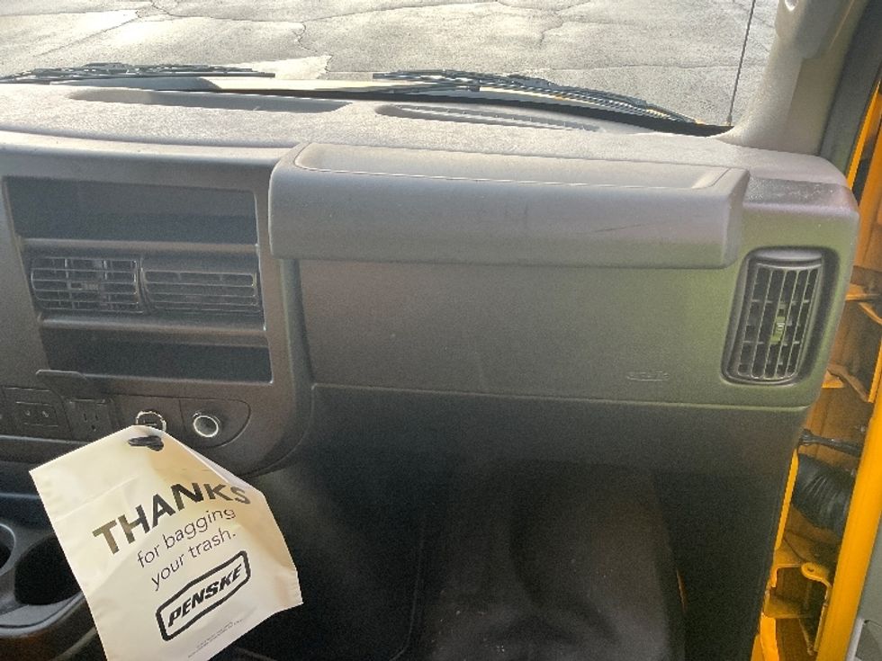 Light Duty Box Truck-Light and Medium Duty Trucks-GMC-2021-Savana G33903-Plymouth-MI-118,870\n\t\tmiles-$ 24,000 - Image 21