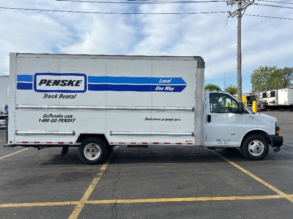 Light Duty Box Truck-Light and Medium Duty Trucks-GMC-2021-Savana G33903-Plymouth-MI-123,572\n\t\tmiles-$ 26,000 - Image 12