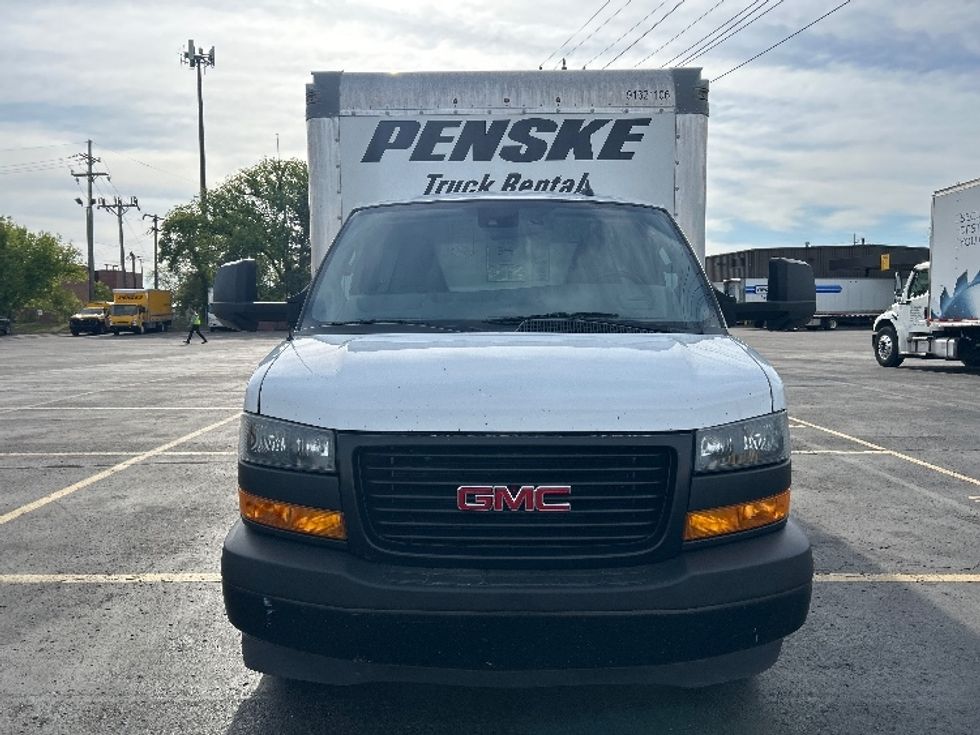 Light Duty Box Truck-Light and Medium Duty Trucks-GMC-2021-Savana G33903-Plymouth-MI-123,572\n\t\tmiles-$ 26,000 - Image 2