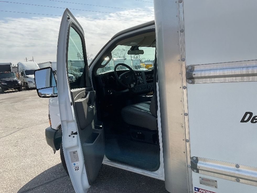 Light Duty Box Truck-Light and Medium Duty Trucks-GMC-2021-Savana G33903-Plymouth-MI-78,746\n\t\tmiles-$ 31,500 - Image 16