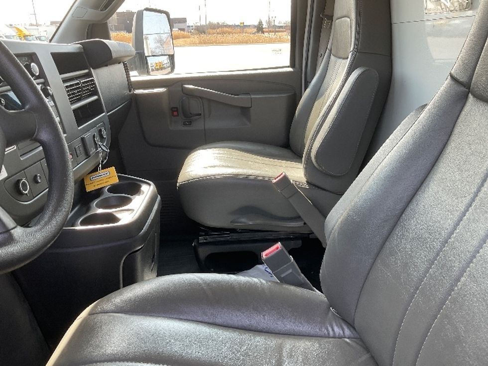 Light Duty Box Truck-Light and Medium Duty Trucks-GMC-2021-Savana G33903-Plymouth-MI-78,746\n\t\tmiles-$ 31,500 - Image 19