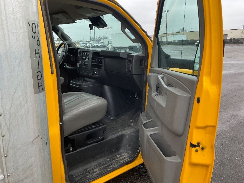 Light Duty Box Truck-Light and Medium Duty Trucks-GMC-2021-Savana G33903-Plymouth-MI-80,860\n\t\tmiles-$ 28,250 - Image 20