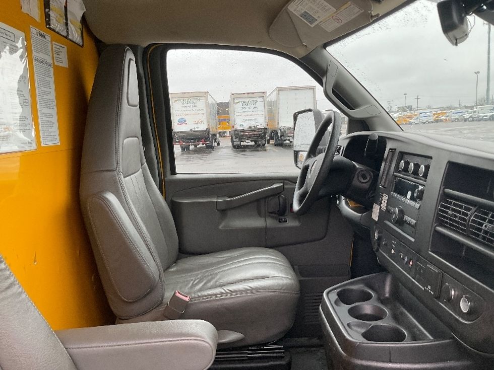 Light Duty Box Truck-Light and Medium Duty Trucks-GMC-2021-Savana G33903-Plymouth-MI-80,860\n\t\tmiles-$ 28,250 - Image 22