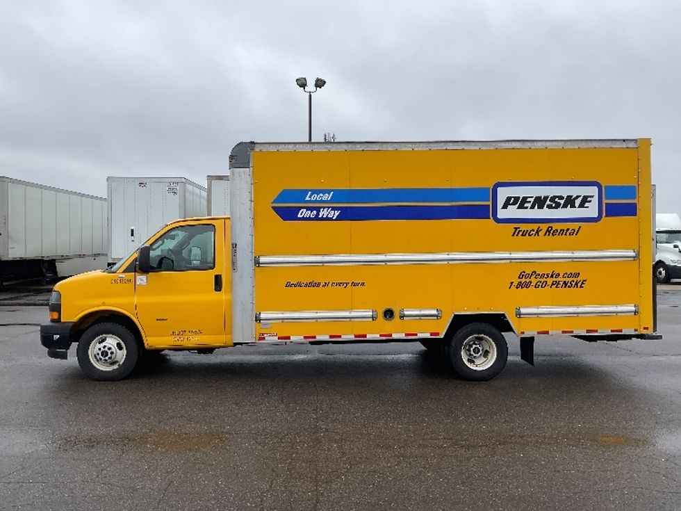 Light Duty Box Truck-Light and Medium Duty Trucks-GMC-2021-Savana G33903-Plymouth-MI-80,860\n\t\tmiles-$ 28,250 - Image 4