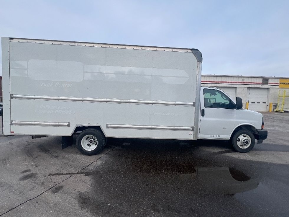 Light Duty Box Truck-Light and Medium Duty Trucks-GMC-2021-Savana G33903-Plymouth-MI-90,564\n\t\tmiles-$ 30,250 - Image 15