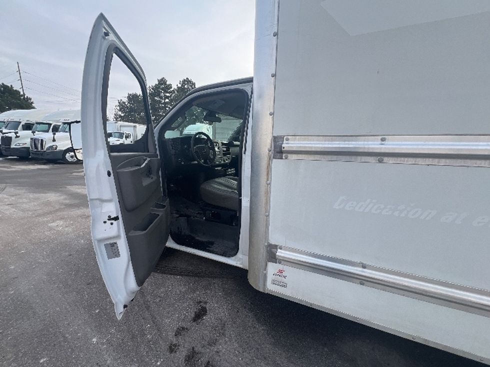 Light Duty Box Truck-Light and Medium Duty Trucks-GMC-2021-Savana G33903-Plymouth-MI-90,564\n\t\tmiles-$ 30,250 - Image 16