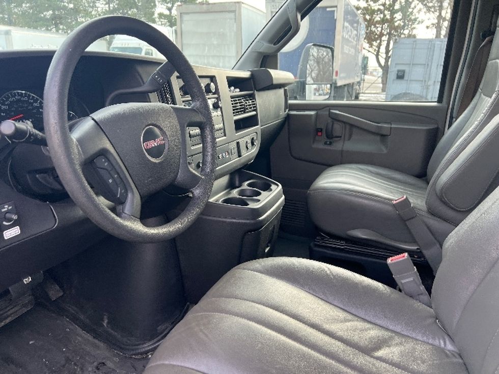 Light Duty Box Truck-Light and Medium Duty Trucks-GMC-2021-Savana G33903-Plymouth-MI-90,564\n\t\tmiles-$ 30,250 - Image 17