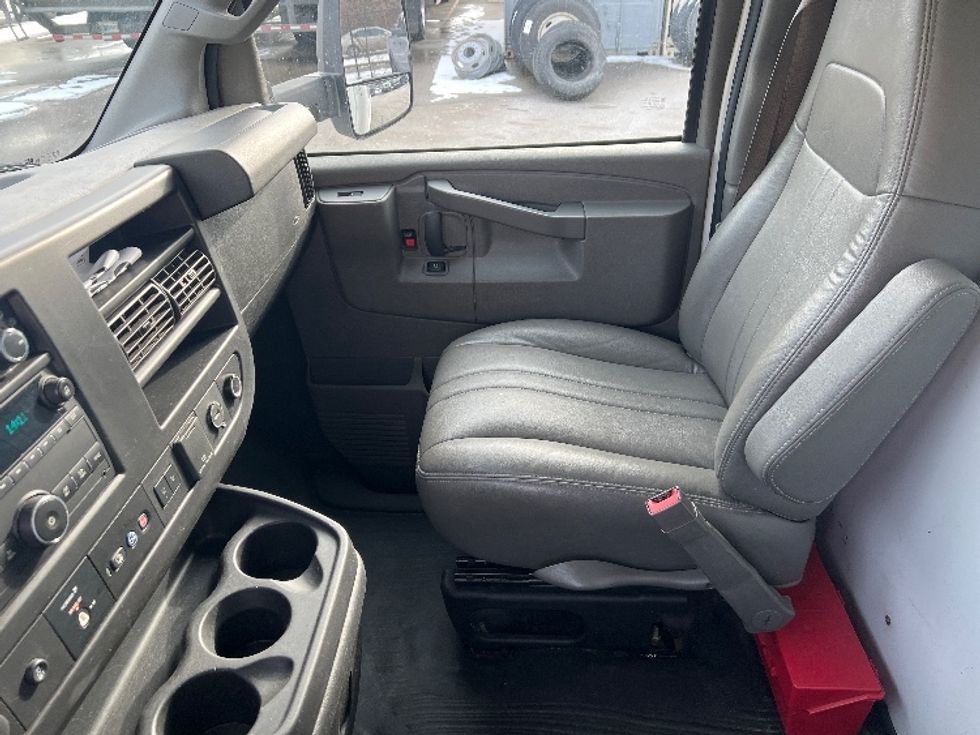 Light Duty Box Truck-Light and Medium Duty Trucks-GMC-2021-Savana G33903-Plymouth-MI-90,564\n\t\tmiles-$ 30,250 - Image 19