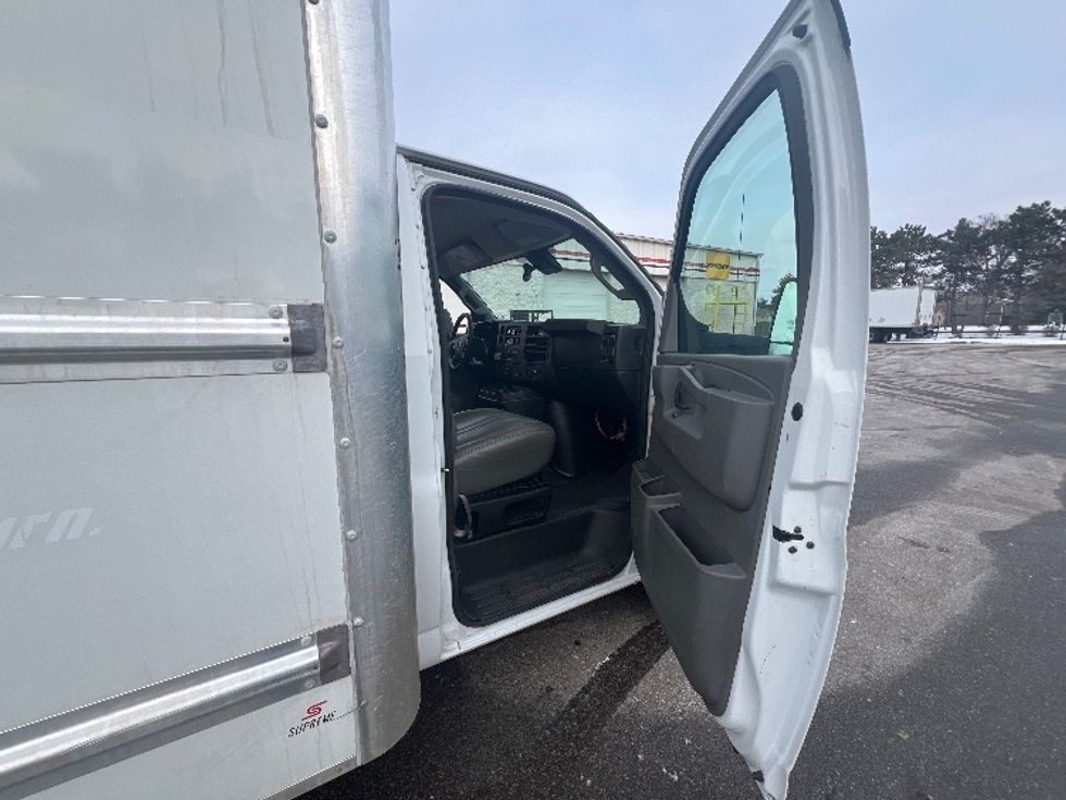 Light Duty Box Truck-Light and Medium Duty Trucks-GMC-2021-Savana G33903-Plymouth-MI-90,564\n\t\tmiles-$ 30,250 - Image 20