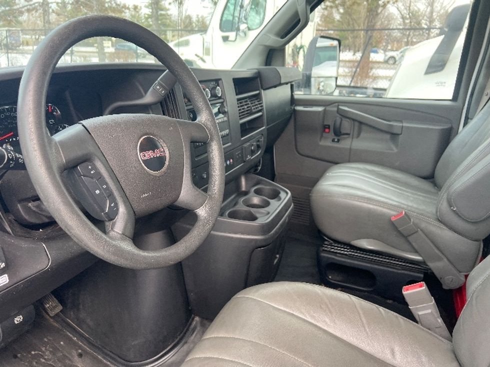 Light Duty Box Truck-Light and Medium Duty Trucks-GMC-2021-Savana G33903-Plymouth-MI-95,274\n\t\tmiles-$ 29,750 - Image 17