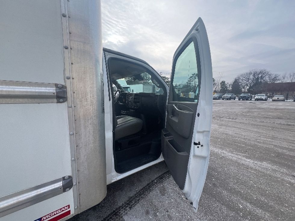 Light Duty Box Truck-Light and Medium Duty Trucks-GMC-2021-Savana G33903-Plymouth-MI-95,274\n\t\tmiles-$ 29,750 - Image 20