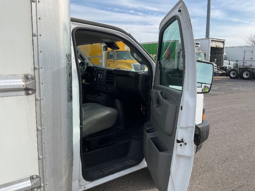 Light Duty Box Truck-Light and Medium Duty Trucks-GMC-2021-Savana G33903-Plymouth-MI-96,994\n\t\tmiles-$ 29,500 - Image 20