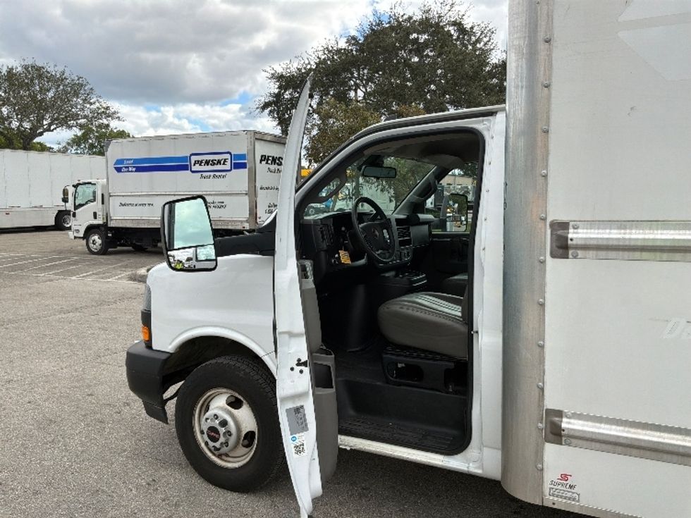 Light Duty Box Truck-Light and Medium Duty Trucks-GMC-2021-Savana G33903-Pompano Beach-FL-102,623\n\t\tmiles-$ 30,500 - Image 16