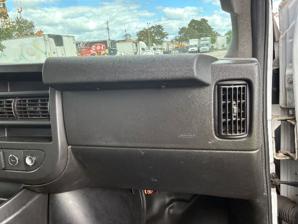 Light Duty Box Truck-Light and Medium Duty Trucks-GMC-2021-Savana G33903-Pompano Beach-FL-102,623\n\t\tmiles-$ 30,500 - Image 21