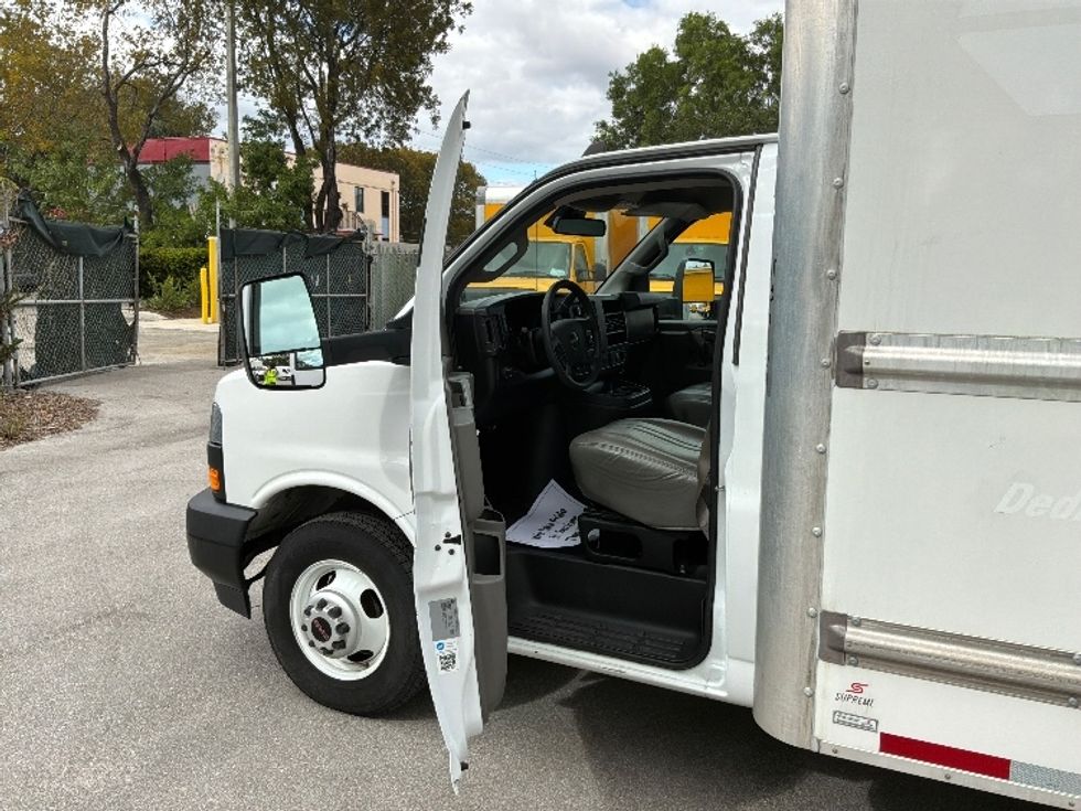 Light Duty Box Truck-Light and Medium Duty Trucks-GMC-2021-Savana G33903-Pompano Beach-FL-105,025\n\t\tmiles-$ 30,250 - Image 16