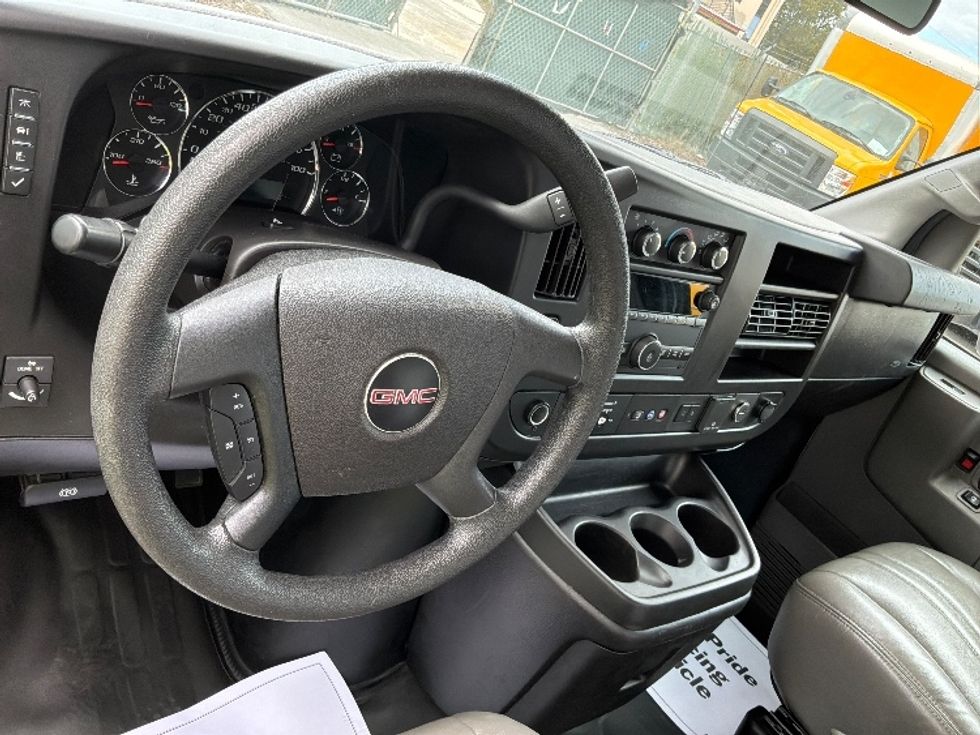 Light Duty Box Truck-Light and Medium Duty Trucks-GMC-2021-Savana G33903-Pompano Beach-FL-105,025\n\t\tmiles-$ 30,250 - Image 18