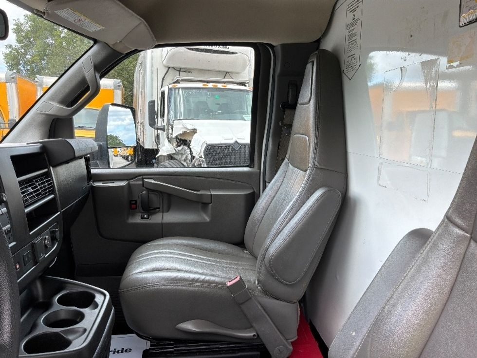 Light Duty Box Truck-Light and Medium Duty Trucks-GMC-2021-Savana G33903-Pompano Beach-FL-105,025\n\t\tmiles-$ 30,250 - Image 19