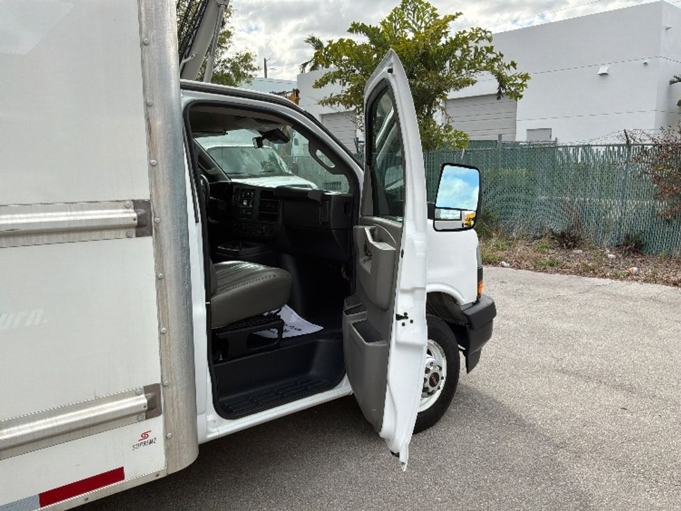 Light Duty Box Truck-Light and Medium Duty Trucks-GMC-2021-Savana G33903-Pompano Beach-FL-105,025\n\t\tmiles-$ 30,250 - Image 20