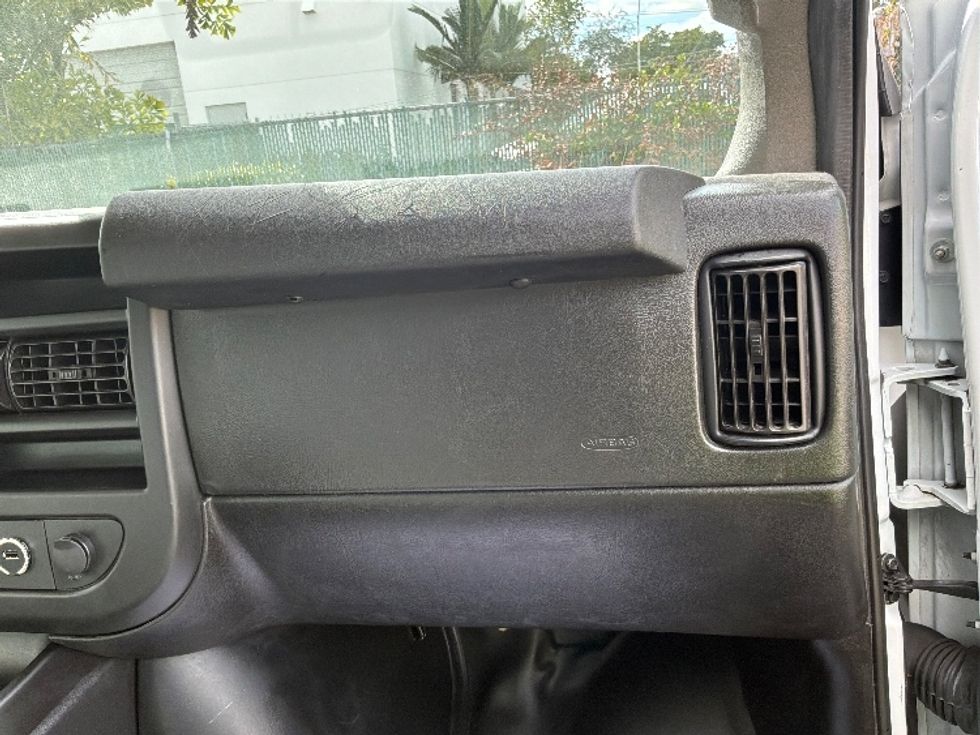 Light Duty Box Truck-Light and Medium Duty Trucks-GMC-2021-Savana G33903-Pompano Beach-FL-105,025\n\t\tmiles-$ 30,250 - Image 21