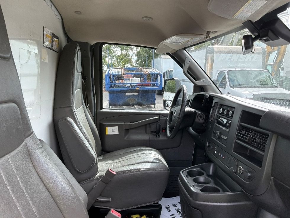 Light Duty Box Truck-Light and Medium Duty Trucks-GMC-2021-Savana G33903-Pompano Beach-FL-105,025\n\t\tmiles-$ 30,250 - Image 22