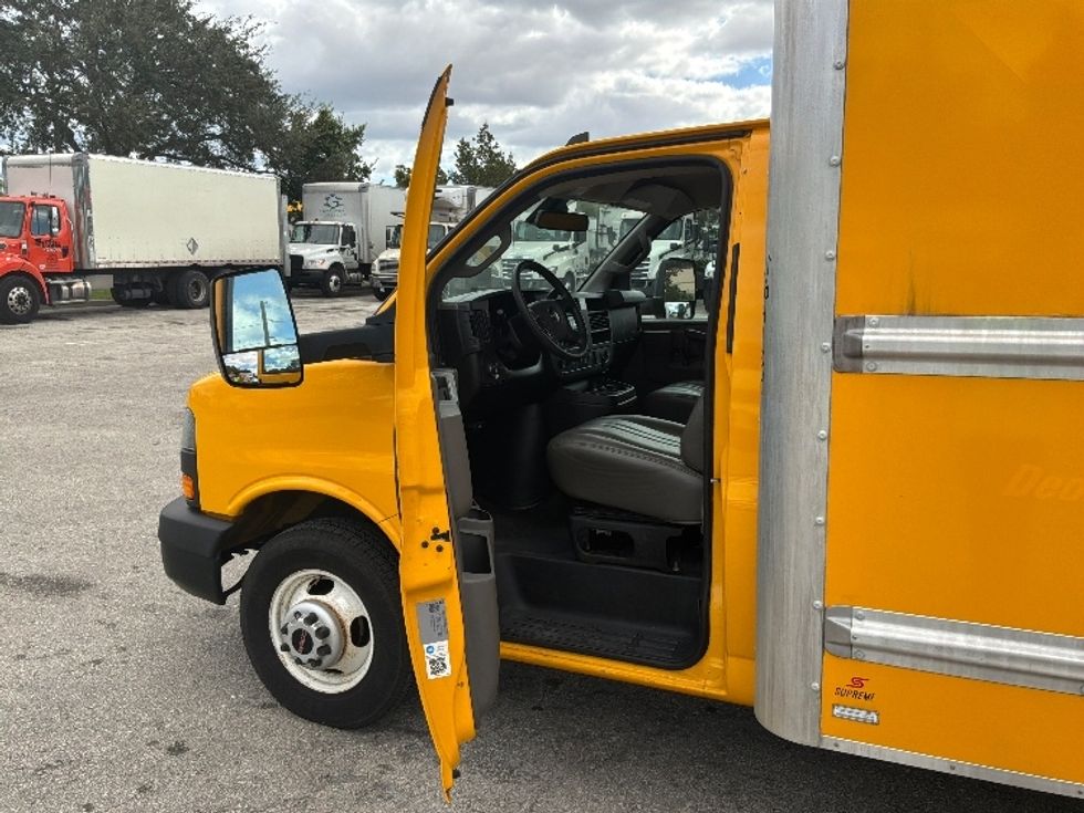 Light Duty Box Truck-Light and Medium Duty Trucks-GMC-2021-Savana G33903-Pompano Beach-FL-106,944\n\t\tmiles-$ 23,750 - Image 16
