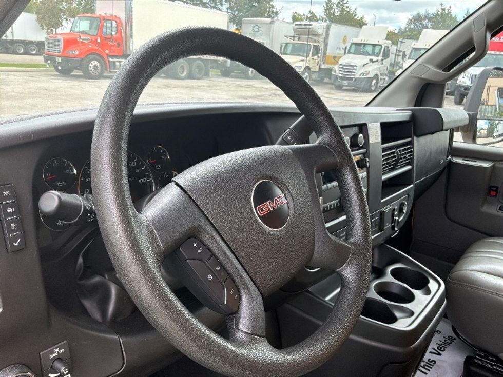 Light Duty Box Truck-Light and Medium Duty Trucks-GMC-2021-Savana G33903-Pompano Beach-FL-106,944\n\t\tmiles-$ 23,750 - Image 17