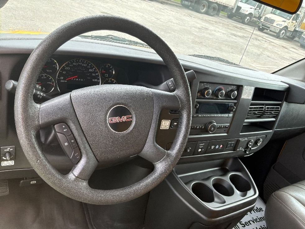 Light Duty Box Truck-Light and Medium Duty Trucks-GMC-2021-Savana G33903-Pompano Beach-FL-106,944\n\t\tmiles-$ 23,750 - Image 18