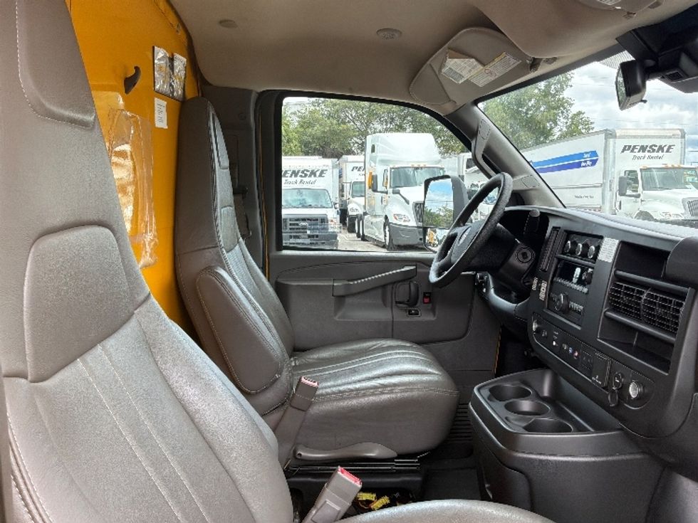 Light Duty Box Truck-Light and Medium Duty Trucks-GMC-2021-Savana G33903-Pompano Beach-FL-106,944\n\t\tmiles-$ 23,750 - Image 22