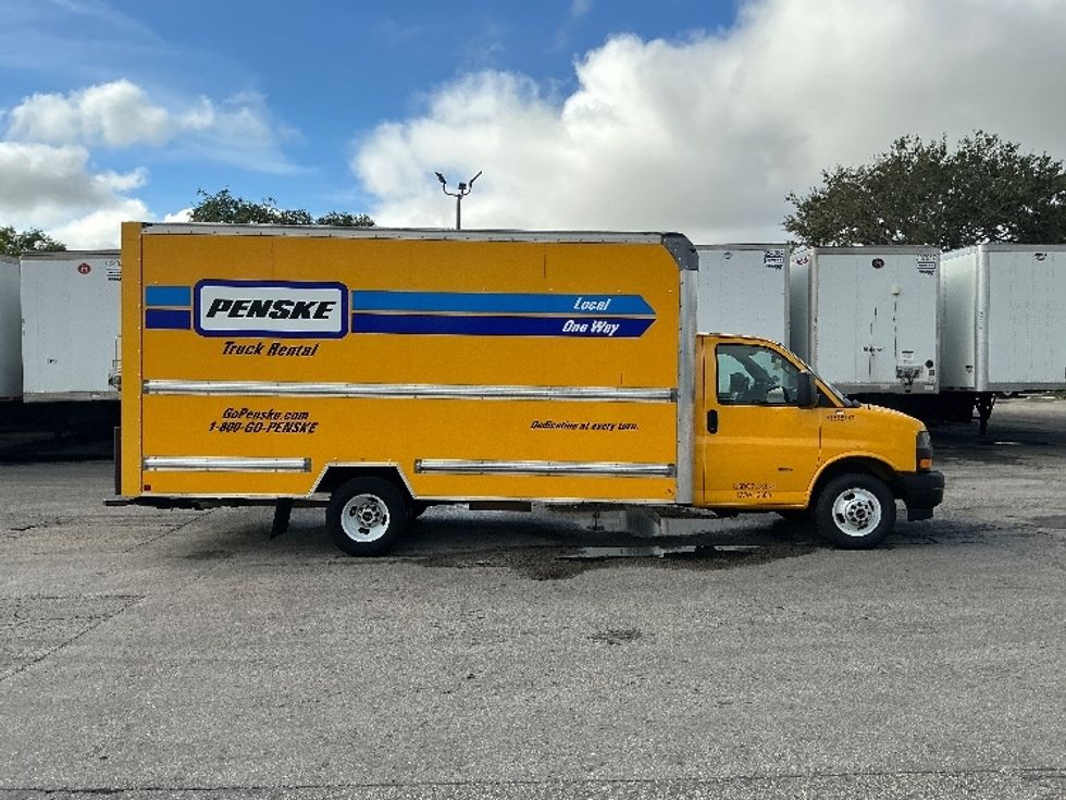 Light Duty Box Truck-Light and Medium Duty Trucks-GMC-2021-Savana G33903-Pompano Beach-FL-111,500\n\t\tmiles-$ 24,250 - Image 15