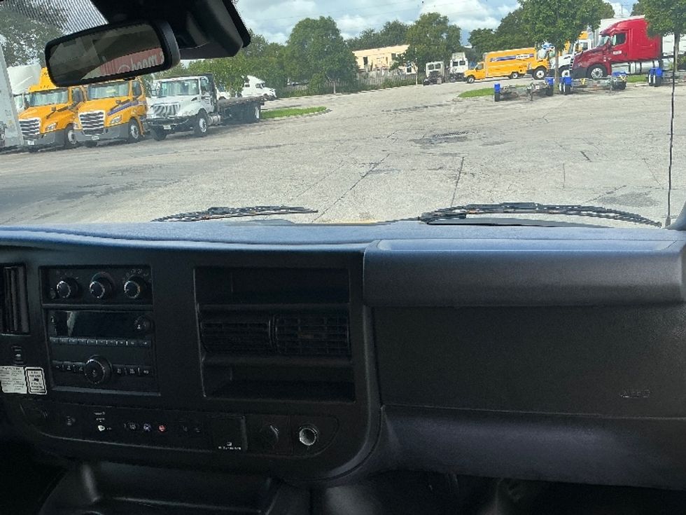 Light Duty Box Truck-Light and Medium Duty Trucks-GMC-2021-Savana G33903-Pompano Beach-FL-111,500\n\t\tmiles-$ 24,250 - Image 21