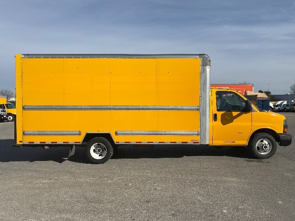 Light Duty Box Truck-Light and Medium Duty Trucks-GMC-2021-Savana G33903-Poplar Bluff-MO-103,553\n\t\tmiles-$ 25,750 - Image 15