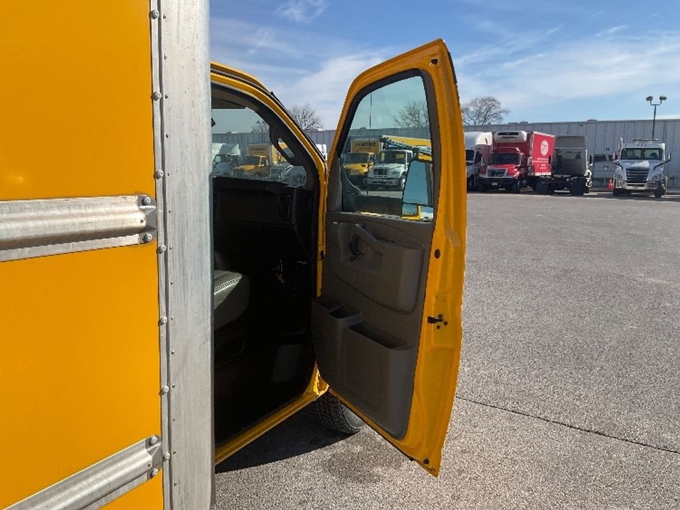 Light Duty Box Truck-Light and Medium Duty Trucks-GMC-2021-Savana G33903-Poplar Bluff-MO-103,553\n\t\tmiles-$ 25,750 - Image 20