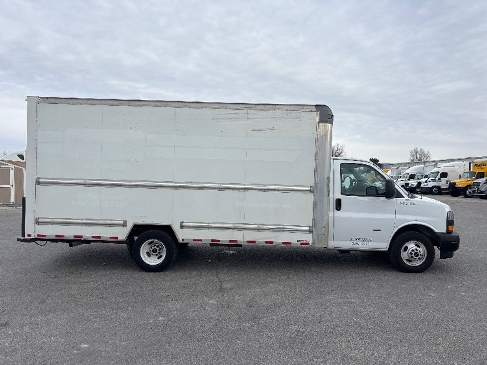 Light Duty Box Truck-Light and Medium Duty Trucks-GMC-2021-Savana G33903-Poplar Bluff-MO-121,683\n\t\tmiles-$ 26,750 - Image 15