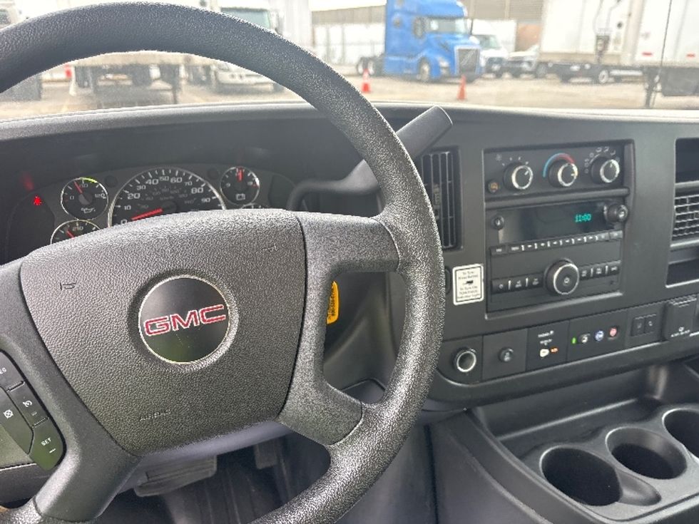 Light Duty Box Truck-Light and Medium Duty Trucks-GMC-2021-Savana G33903-Poplar Bluff-MO-121,683\n\t\tmiles-$ 26,750 - Image 18