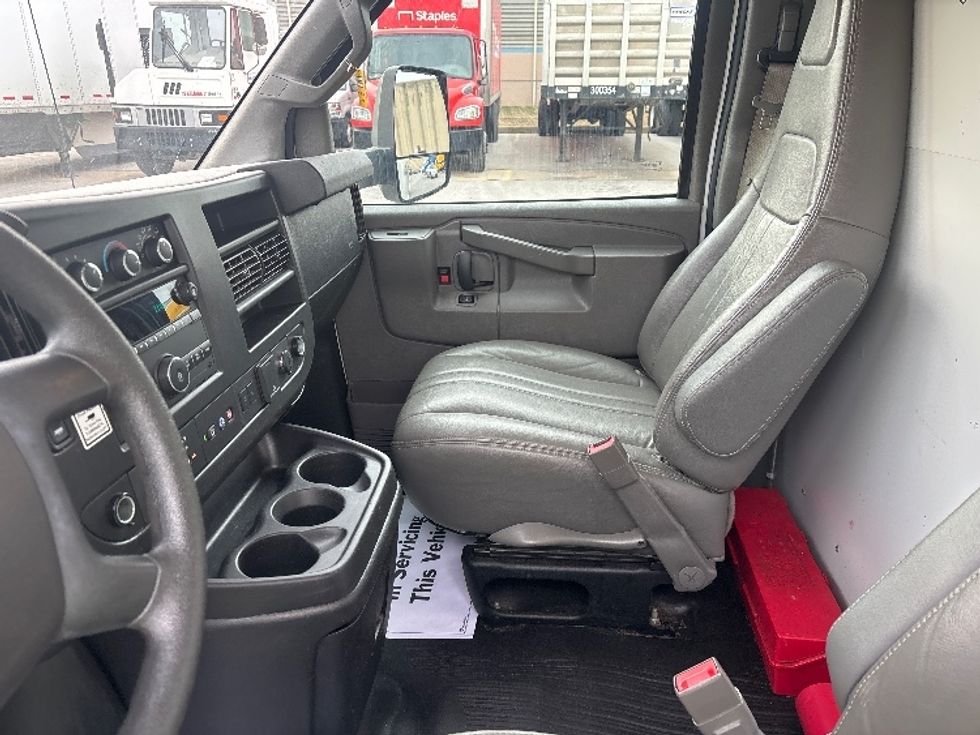 Light Duty Box Truck-Light and Medium Duty Trucks-GMC-2021-Savana G33903-Poplar Bluff-MO-121,683\n\t\tmiles-$ 26,750 - Image 19