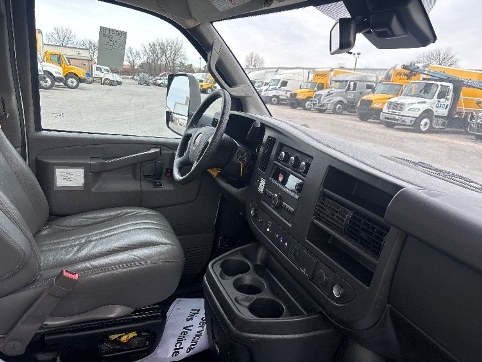 Light Duty Box Truck-Light and Medium Duty Trucks-GMC-2021-Savana G33903-Poplar Bluff-MO-121,683\n\t\tmiles-$ 26,750 - Image 22